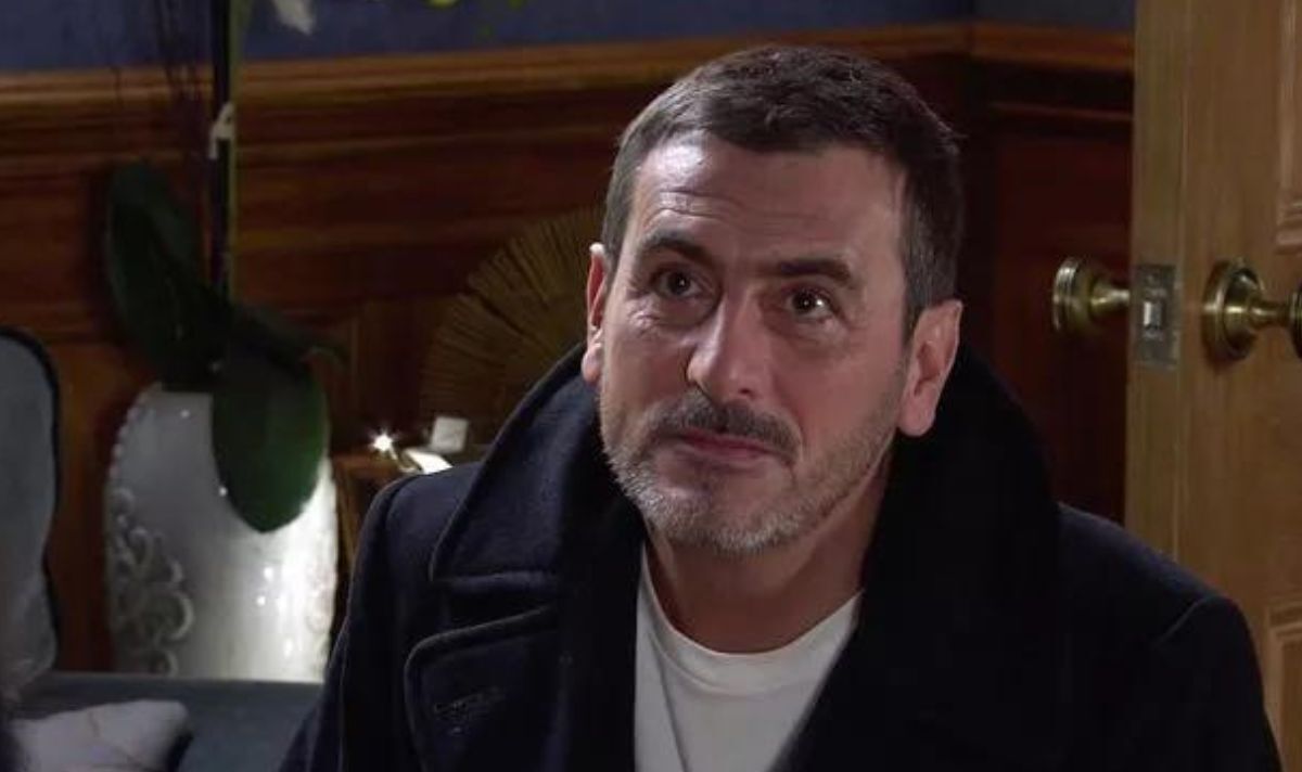 Coronation Streets Peter Barlows exit teased as new images released