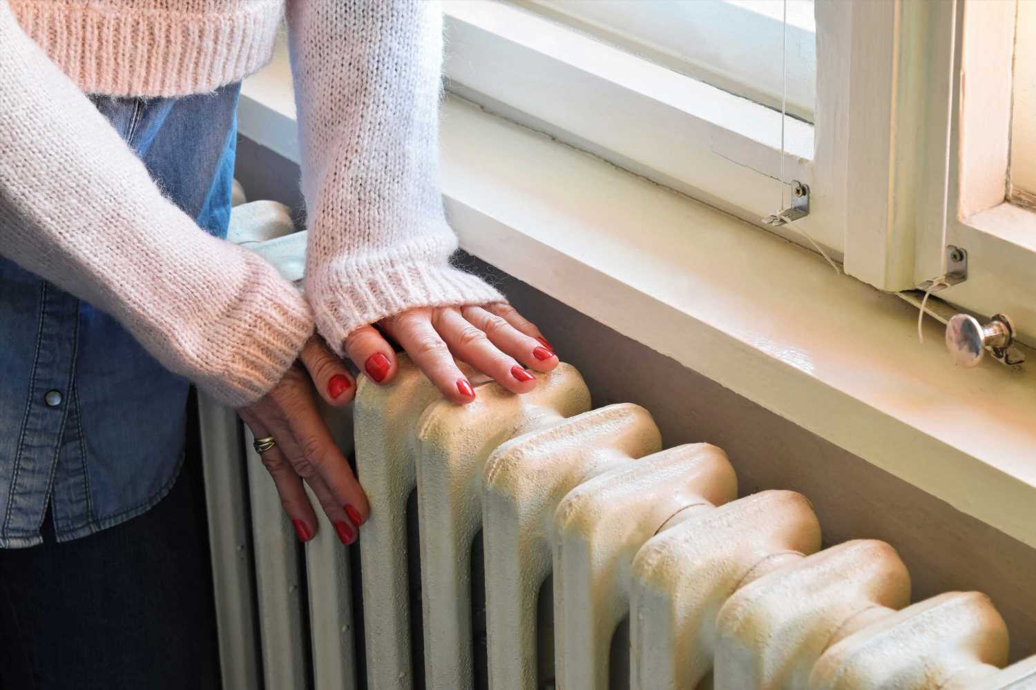 Hours left for 100,000 to qualify for free £150 towards energy bills this winter – how to apply NOW | The Sun