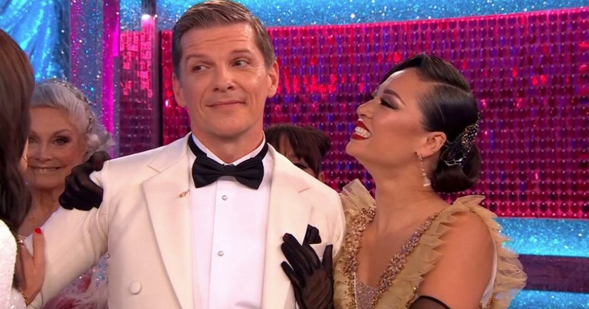 BBC Strictlys Nigel Harman storms off dance floor after receiving disappointing score