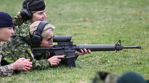 Duchess of Edinburgh visits barracks for competition