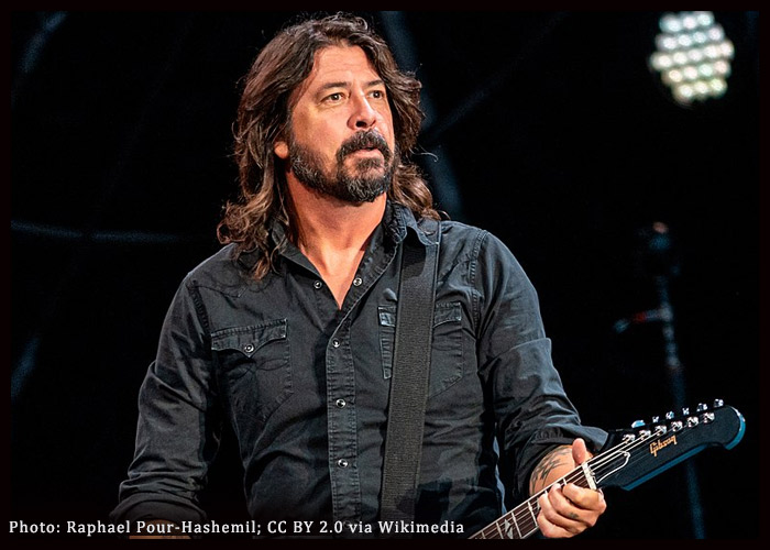 Dave Grohl Shares Live Video Of Extended Rendition Of 'Play'